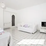 Margaret Guest House - Metro San Paolo
